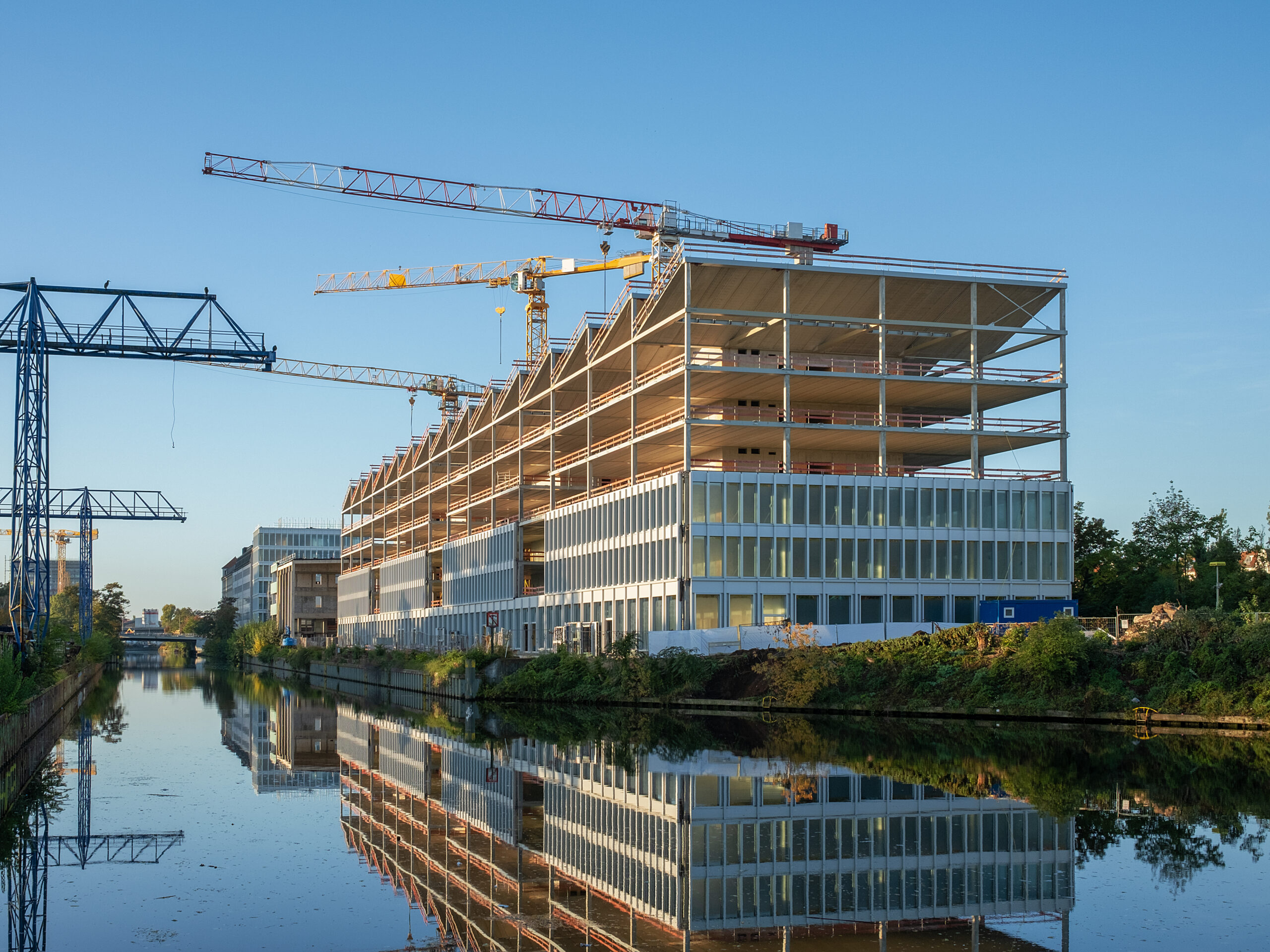 Bürogebäude mit System – Technik, die Maßstäbe setzt